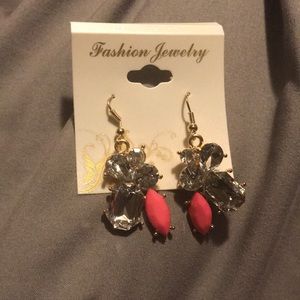 🌵Pretty pink earrings 💕